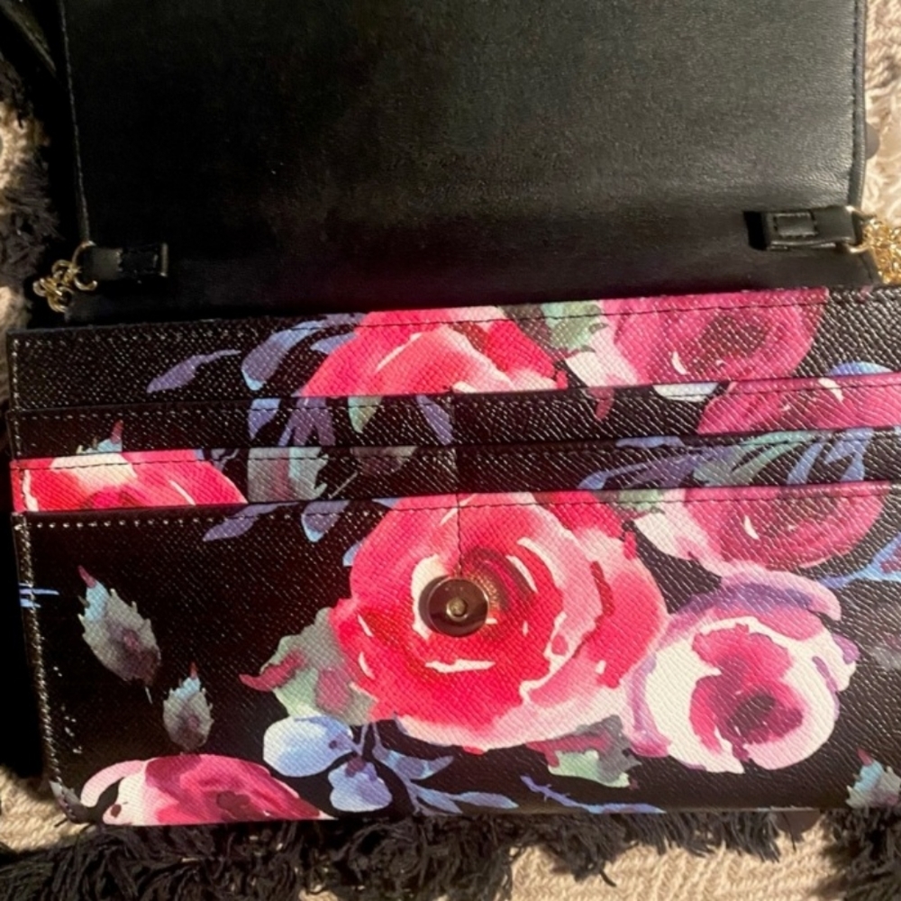 Betsey Johnson Floral Print Chain Strap Crossbody Purse - Picture 4 of 8